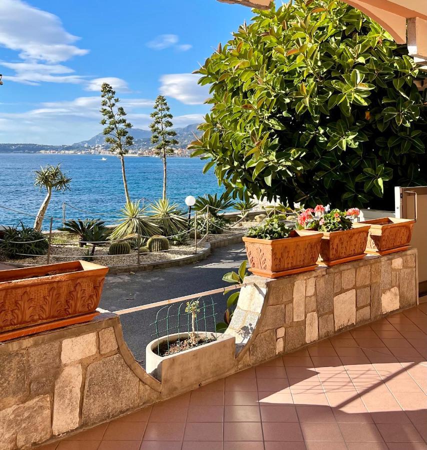 Una Terrazza Sul Mare - Balzi Rossi Apartment Ventimiglia Exterior photo