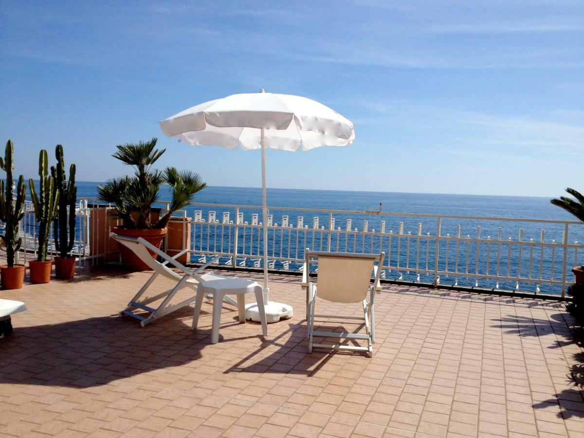 Una Terrazza Sul Mare - Balzi Rossi Apartment Ventimiglia Exterior photo